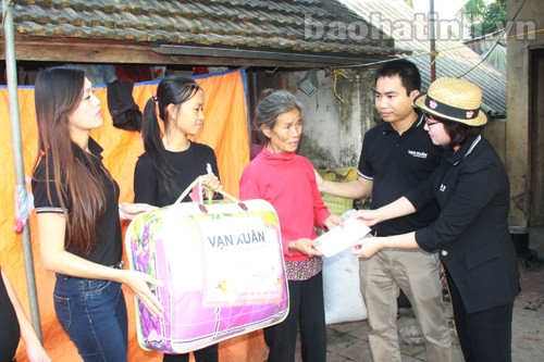 Máy tính Vạn Xuân tặng quà học sinh nghèo học giỏi ảnh 3