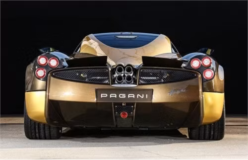 Siêu xe Pagani Huayra màu vàng nâu cực đẹp đến Nhật Bản ảnh 3