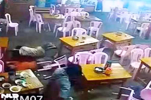 Hỗn chiến trong quán ăn, một người đàn ông thiệt mạng ảnh 1
