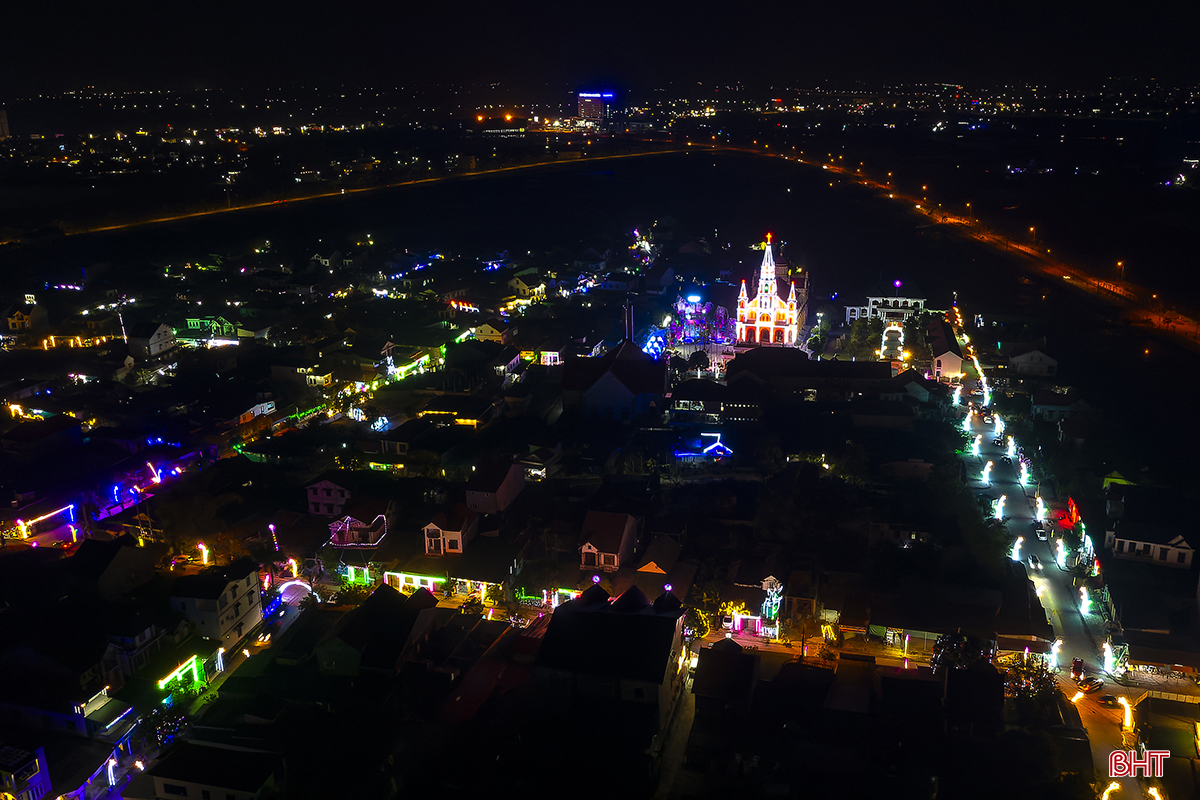 Các nhà thờ ở Hà Tĩnh lung linh chào đón Giáng sinh