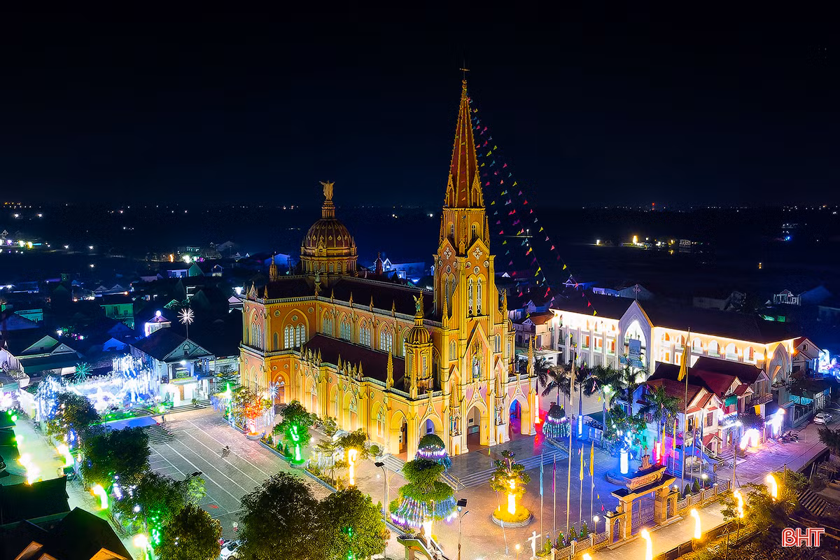 Các nhà thờ ở Hà Tĩnh lung linh chào đón Giáng sinh