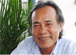 Nhà văn Hồ Tĩnh Tâm: "Tình yêu đôi khi như trái/chín rồi không hái phải rụng thôi" Nhà văn Hồ Tĩnh Tâm: "Tình yêu đôi khi như trái/chín rồi không hái phải rụng thôi"