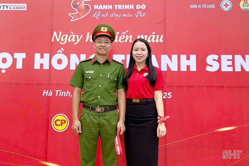 Anh Nghĩa, chị Cảnh luôn nỗ lực trong công tác và hết mình cho hoạt động thiện nguyện nhân đạo. Anh Nghĩa, chị Cảnh luôn nỗ lực trong công tác và hết mình cho hoạt động thiện nguyện nhân đạo.