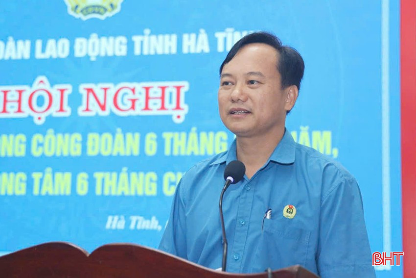 Chủ tịch LĐLĐ huyện Thạch Hà Phạm Nam Anh chia sẻ một số kinh nghiệm hoạt động công đoàn tại địa phương. bqbht_br_7.jpg