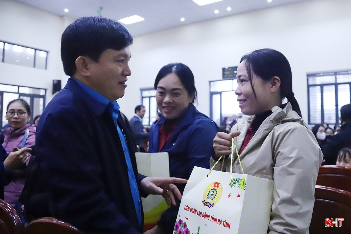 ... Phó Chủ tịch Tổng LĐLĐ Việt Nam Nguyễn Xuân Hùng... bqbht_br_13.jpg