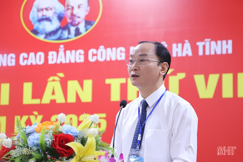 Phó Bí thư chuyên trách Đảng ủy UBND tỉnh Nguyễn Thiều Quang phát biểu tại đại hội. bqbht_br_6.jpg