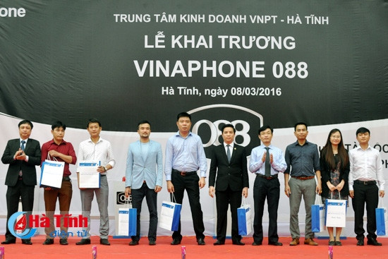 Tặng quà các khách hàng lớn đầu tiên sử dụng đầu số 088 và bốc thăm may mắn tri ân khách hàng