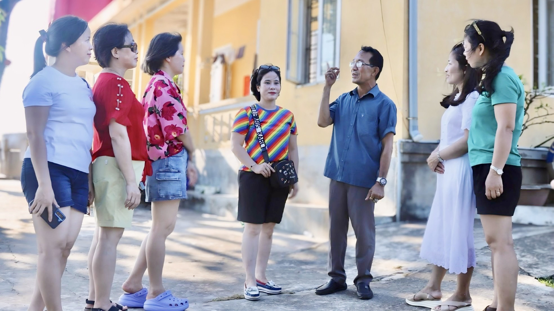 1I2E8FNGH_5HHSDB copy.jpg