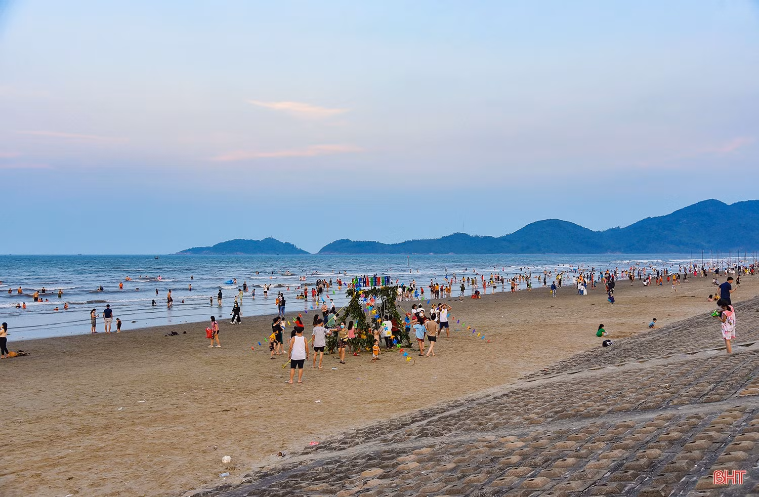 Lộc Hà đánh thức tiềm năng ngành “công nghiệp không khói” (bài 2): Để du lịch Lộc Hà “cất cánh”