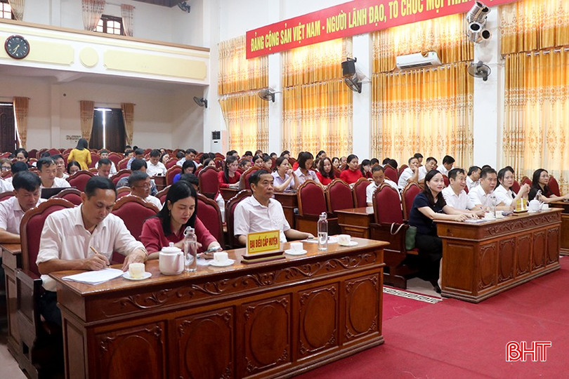 Đại biểu tham dự hội nghị.