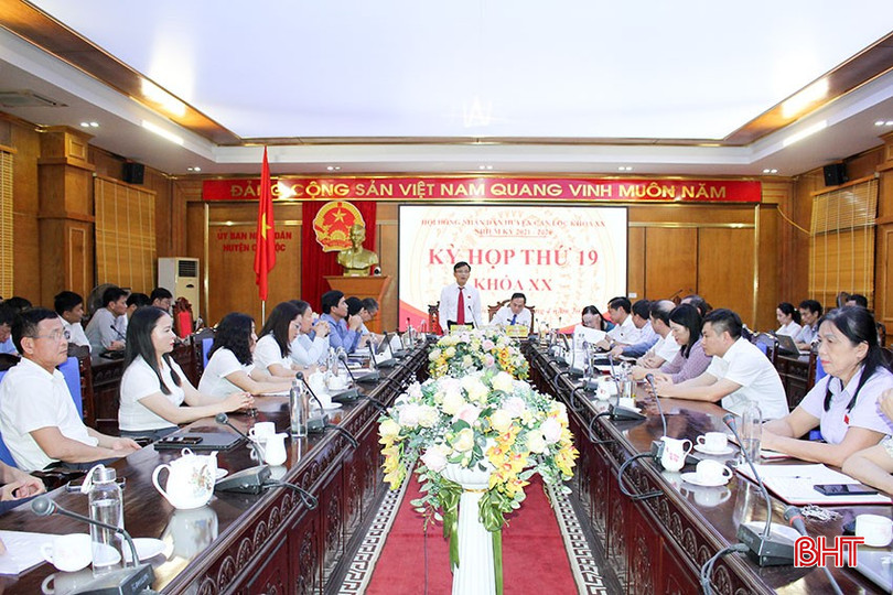 Đại biểu tham dự kỳ họp.