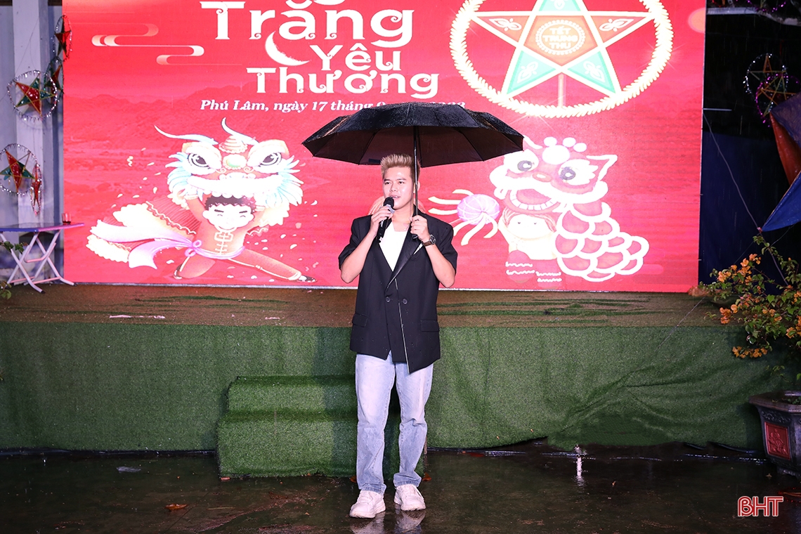 Mang trung thu yêu thương đến với trẻ em vùng sâu, vùng xa Hà Tĩnh