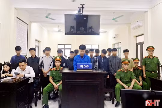 Truy đuổi nhau gây náo loạn đường phố, 17 thiếu niên lĩnh án