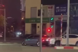 Ôtô tông loạt xe trên phố