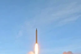 Iran quyết không ngừng bắn, nêu lựa chọn duy nhất cho Mỹ - Israel