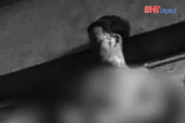 Người đàn ông chém 2 mẹ con hàng xóm trọng thương rồi tự sát