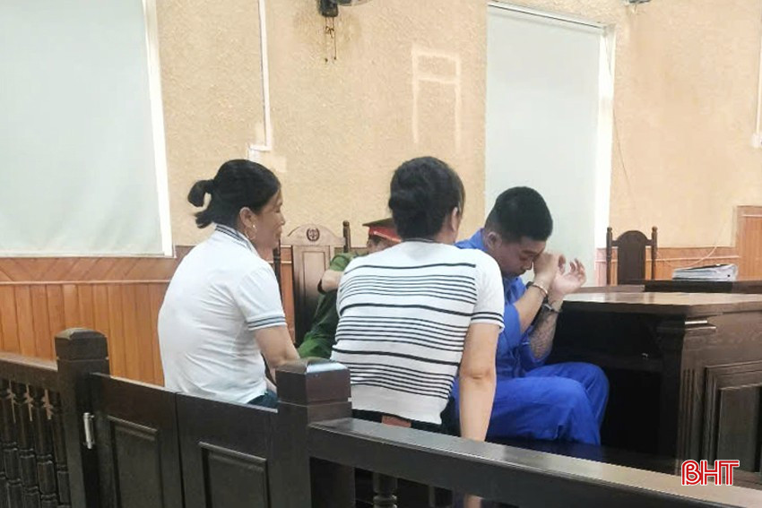 Giọt nước mắt hiếm hoi, muộn màng của Thịnh khi tiếp xúc với người thân. bqbht_br_nhung-giot-nuoc-mat-muon-mang.jpg