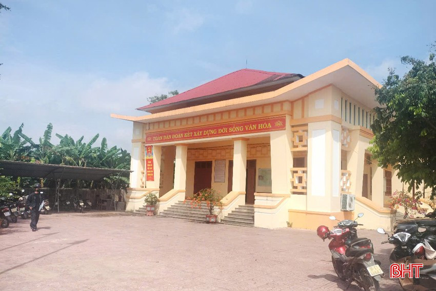 Hội trường thị trấn Kỳ Đồng được xây trên phần đất của các hộ dân giáp ranh với trụ sở địa phương. bqbht_br_z6619619969031-be00573497d60bb8970e4a8a1207f1f3.jpg