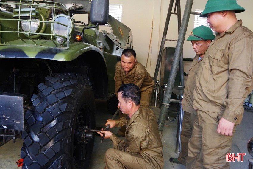 Những người "lính thợ" Kho K19, Bộ CHQS tỉnh đảm bảo đầy đủ, an toàn vũ khí, trang bị kỹ thuật. bqbht_br_z6853430733879-962b013b2c84e96192e17f9aa2134396.jpg