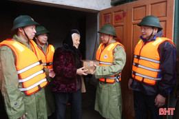 Bí thư Tỉnh ủy kiểm tra tình hình mưa lũ tại xã Cẩm Duệ