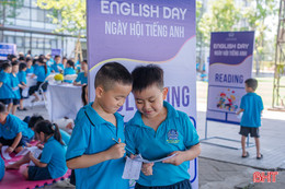 "Học mà chơi - chơi mà học" với English day 2024