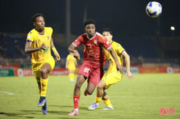 Quãng trầm của 2 đội bóng đôi bờ sông Lam