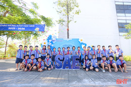 Học sinh Albert Einstein trở lại trường, sẵn sàng cho năm học mới