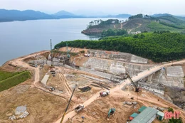 Tổng lực trên công trường Dự án nâng cấp, sửa chữa hồ Kẻ Gỗ