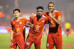 Hồng Lĩnh Hà Tĩnh - Hoàng Anh Gia Lai: dấu ấn VAR phút cuối và 3 điểm trọn vẹn!