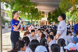 Giúp học sinh “Vững tâm lý - vượt mùa thi”