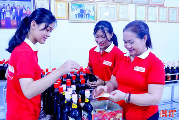 Làng nghề Hà Tĩnh rộn ràng phục vụ thị trường Tết