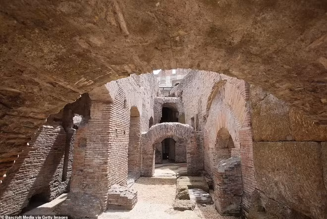 Bước đi trên những đường hầm 2.000 năm tuổi của võ sĩ giác đấu