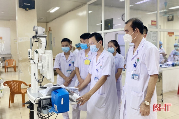 BVĐK Hà Tĩnh hội chẩn trực tuyến với Bệnh viện Đại học Y Hà Nội ngay tại giường bệnh