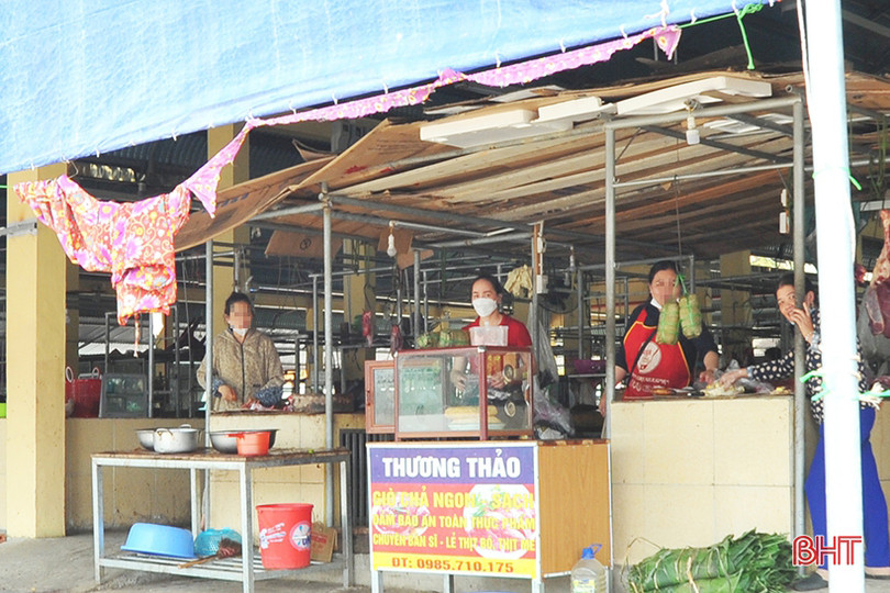 Hà Tĩnh: Dịch Covid-19 còn phức tạp, nhiều người dân vẫn... quên 5K!