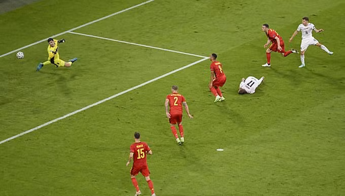 Italia đụng độ Tây Ban Nha ở bán kết