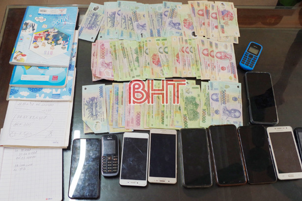 Hà Tĩnh: Phá đường dây lô đề bắt giữ 35 đối tượng liên quan