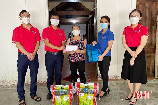 Đoàn Khối CCQ&DN Hà Tĩnh huy động 250 triệu đồng hỗ trợ phòng, chống dịch