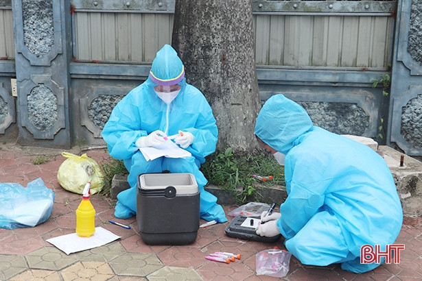 Thạch Long tập trung cao trong “cuộc chiến” với dịch Covid-19