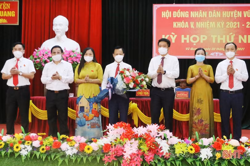 Ông Nguyễn Thiều Quang tái cử chức Chủ tịch HĐND huyện Vũ Quang