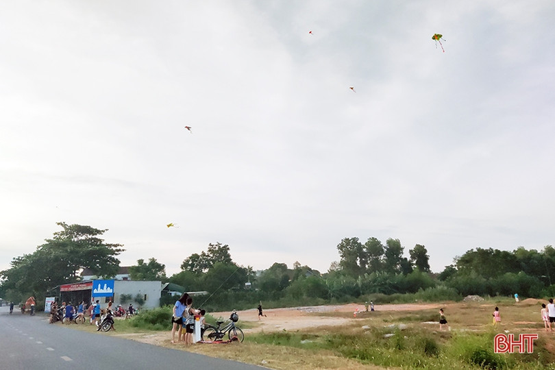 Hà Tĩnh: Dịch Covid-19 còn phức tạp, nhiều người dân vẫn... quên 5K!