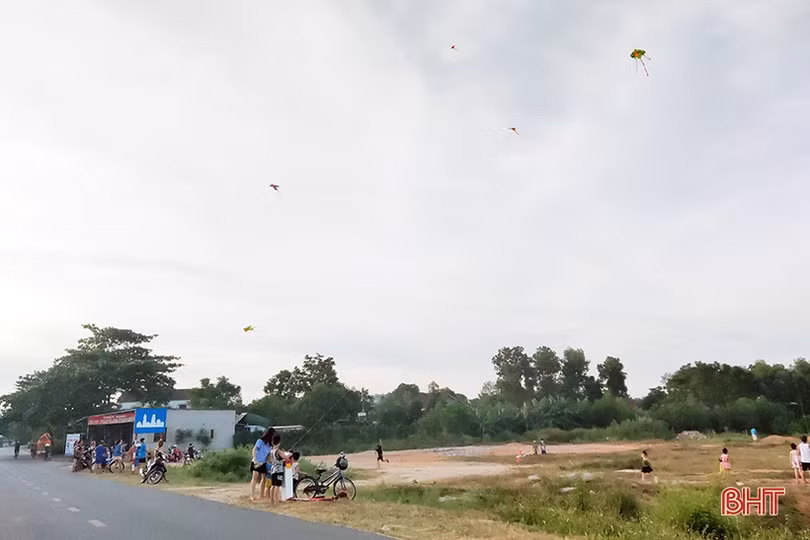 Hà Tĩnh: Dịch Covid-19 còn phức tạp, nhiều người dân vẫn... quên 5K!