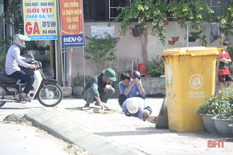 Hà Tĩnh: Dịch Covid-19 còn phức tạp, nhiều người dân vẫn... quên 5K!