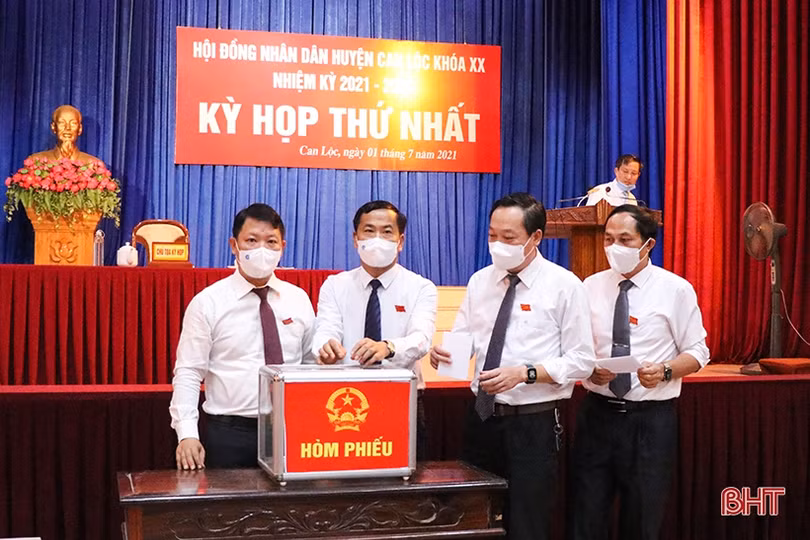 Ông Nguyễn Như Dũng được bầu giữ chức Chủ tịch HĐND huyện Can Lộc nhiệm kỳ 2021 - 2026