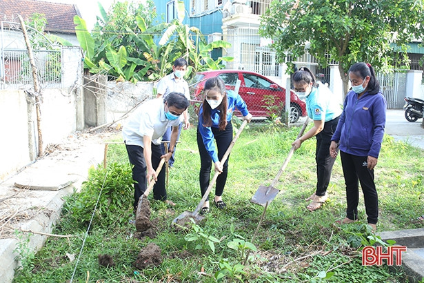 Xây Ngôi nhà khăn quàng đỏ” cho hoàn cảnh khó khăn ở TP Hà Tĩnh