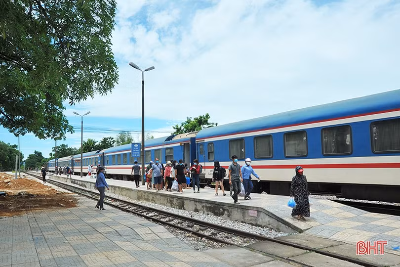 Hà Tĩnh kiểm soát hành khách đi tàu hỏa, phải khai báo y tế đầy đủ