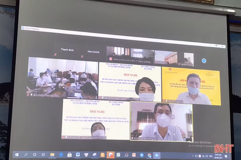 Hà Tĩnh chi trả trợ cấp người có công qua hệ thống bưu điện