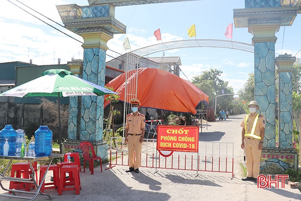 Thạch Long tập trung cao trong “cuộc chiến” với dịch Covid-19