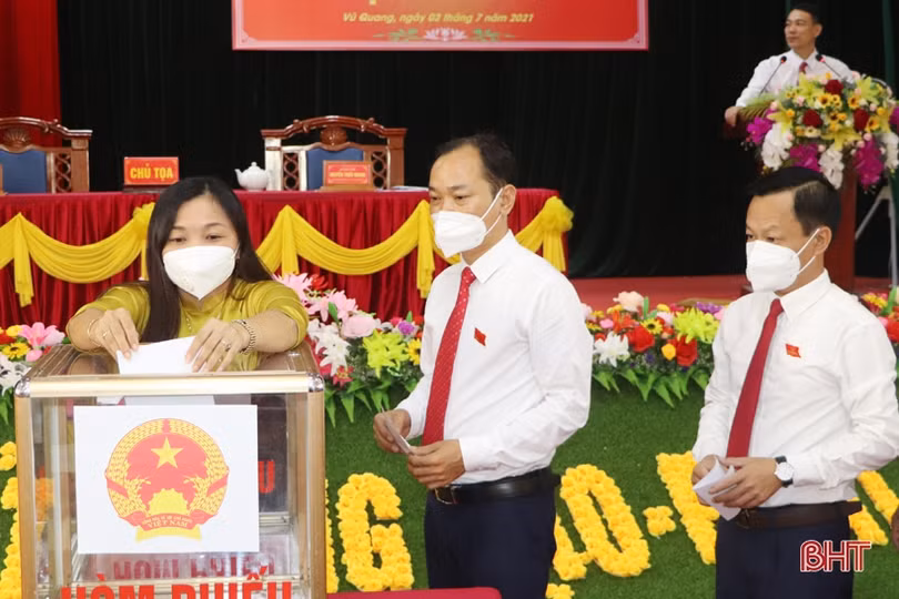 Ông Nguyễn Thiều Quang tái cử chức Chủ tịch HĐND huyện Vũ Quang