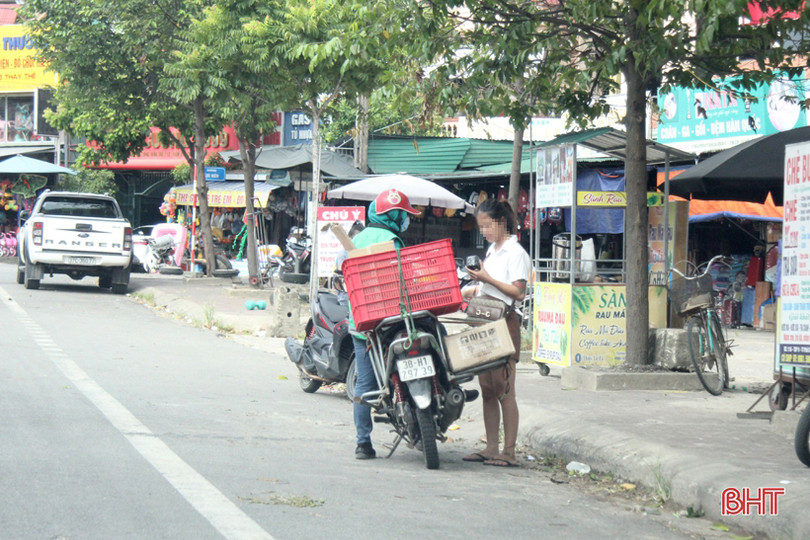 Hà Tĩnh: Dịch Covid-19 còn phức tạp, nhiều người dân vẫn... quên 5K!