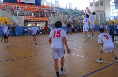 Sân chơi các giải phong trào tự phát vẫn được các ngành, các địa phương duy trì thường xuyên hàng năm